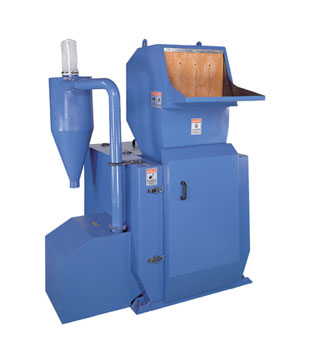 Crusher of soundproof with blower and auto discharge system